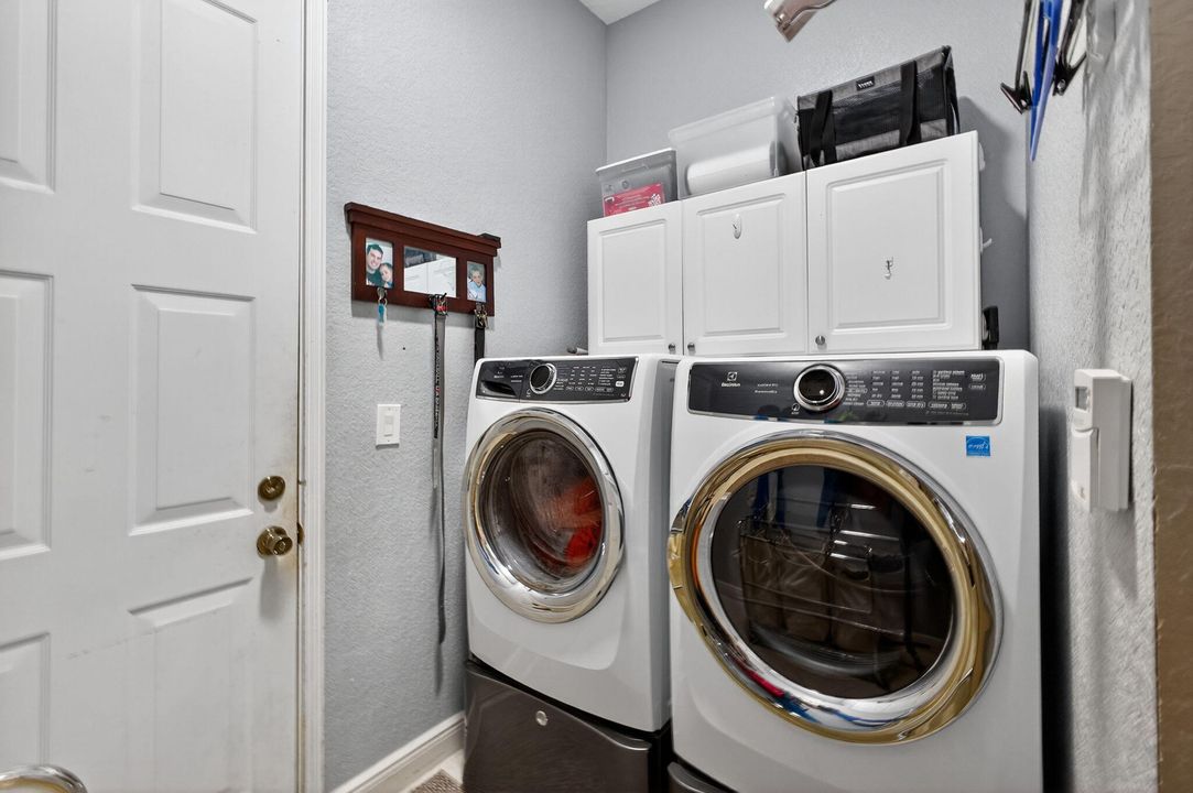 For Sale: $789,900 (4 beds, 3 baths, 2641 Square Feet)