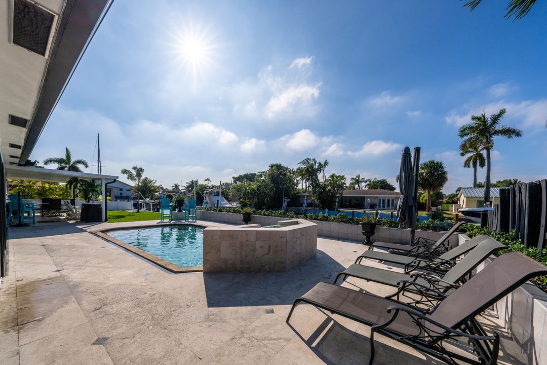 For Sale: $2,395,000 (4 beds, 3 baths, 2850 Square Feet)