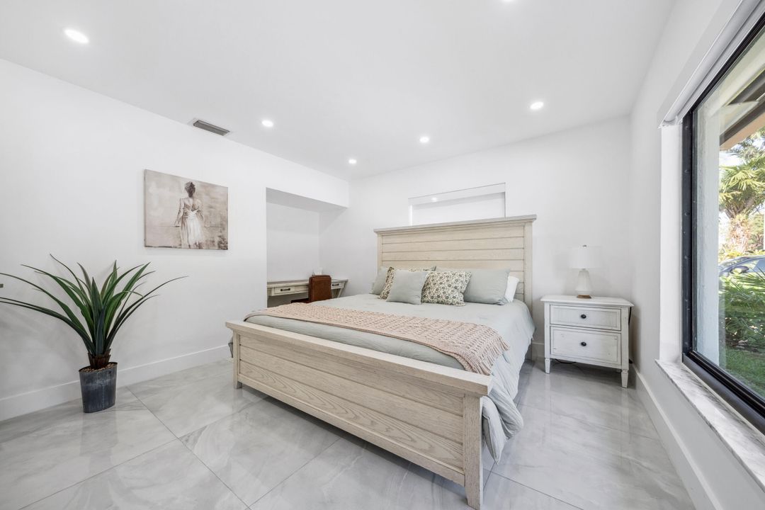 For Sale: $2,395,000 (4 beds, 3 baths, 2850 Square Feet)