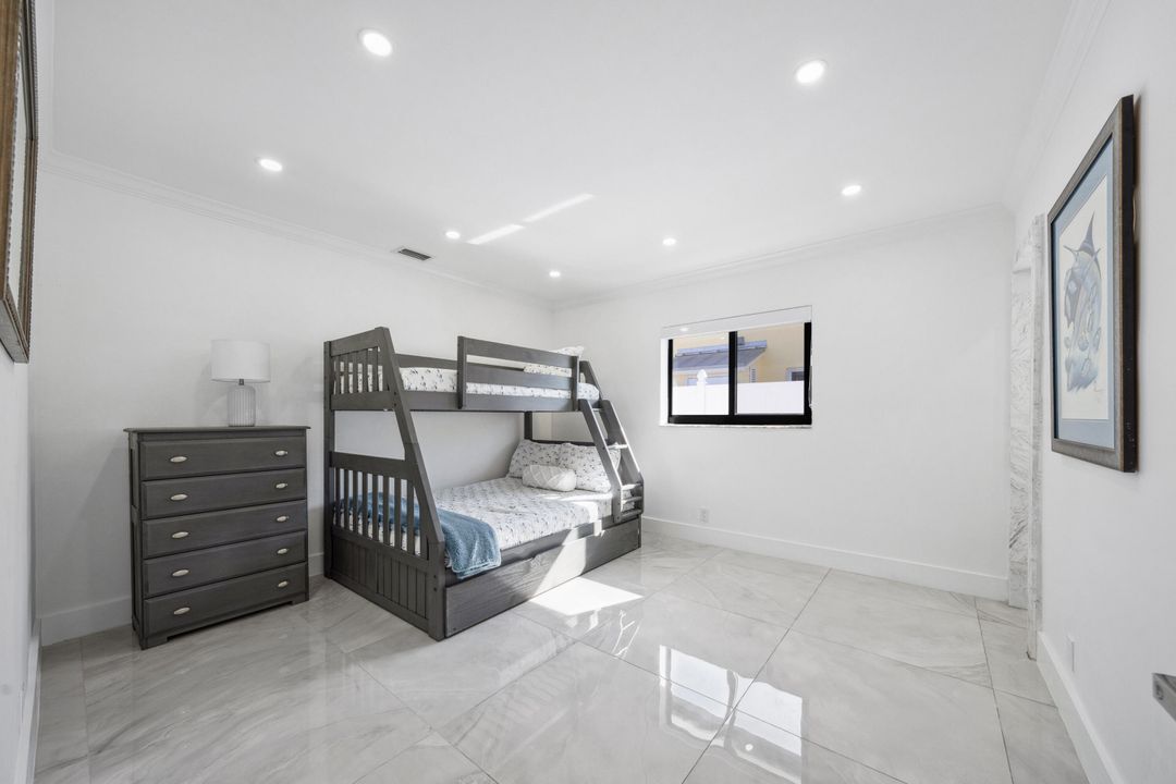 For Sale: $2,395,000 (4 beds, 3 baths, 2850 Square Feet)