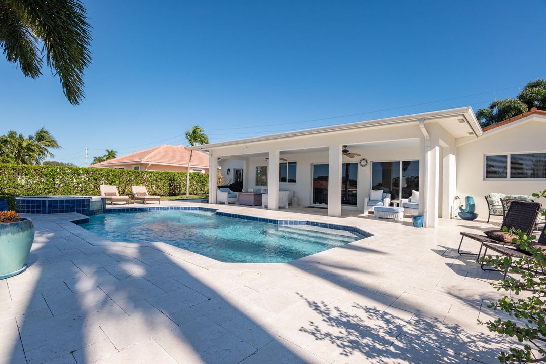 En Venta: $1,650,000 (3 camas, 2 baños, 2439 Pies cuadrados)