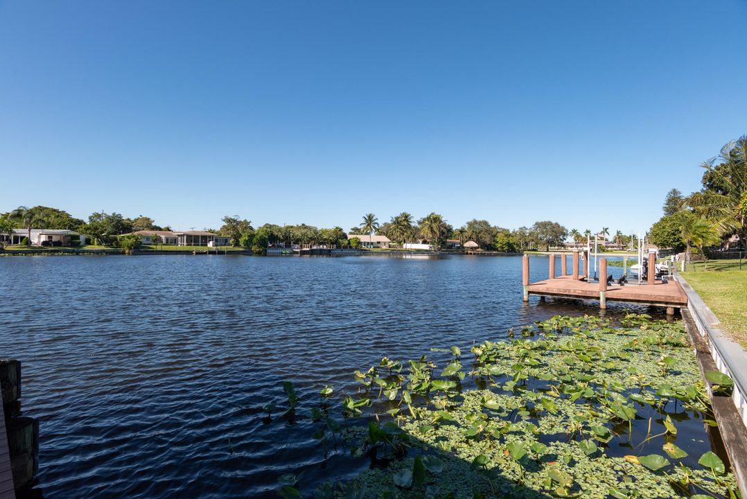 En Venta: $1,650,000 (3 camas, 2 baños, 2439 Pies cuadrados)