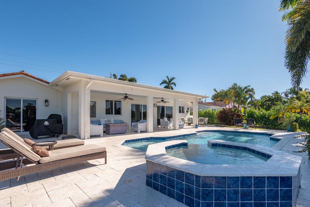 En Venta: $1,650,000 (3 camas, 2 baños, 2439 Pies cuadrados)