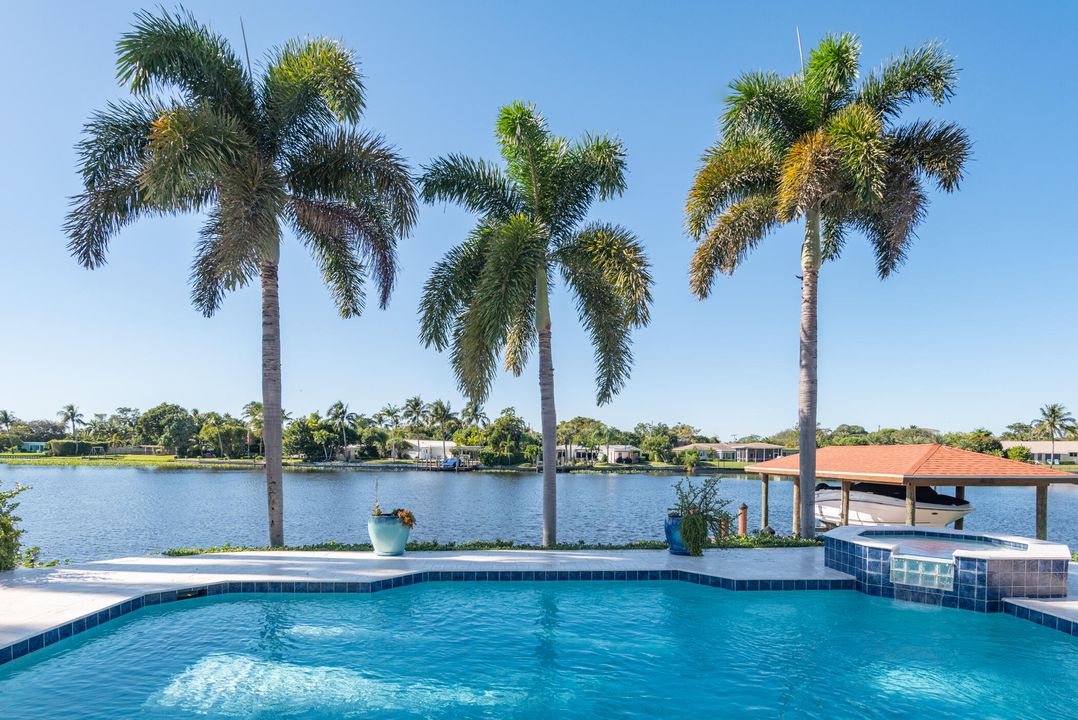 En Venta: $1,650,000 (3 camas, 2 baños, 2439 Pies cuadrados)