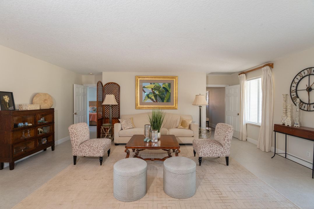 En Venta: $1,650,000 (3 camas, 2 baños, 2439 Pies cuadrados)