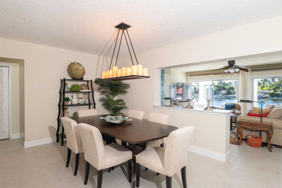 En Venta: $1,650,000 (3 camas, 2 baños, 2439 Pies cuadrados)