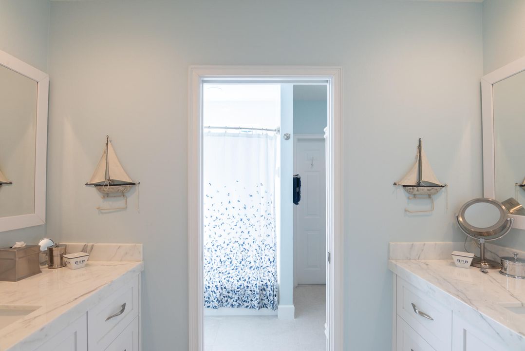 En Venta: $1,650,000 (3 camas, 2 baños, 2439 Pies cuadrados)