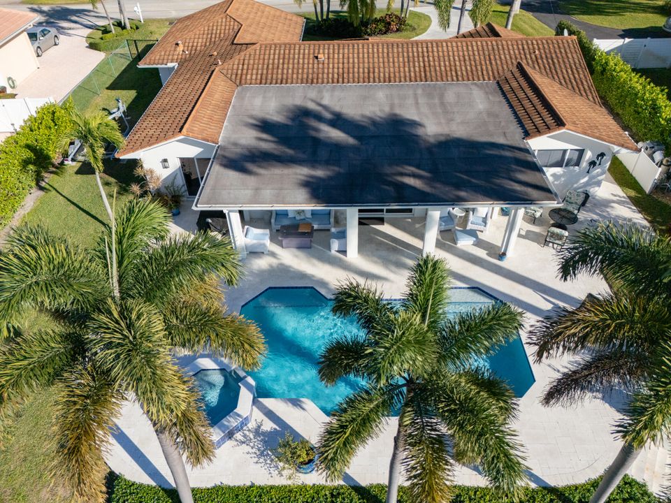 En Venta: $1,650,000 (3 camas, 2 baños, 2439 Pies cuadrados)