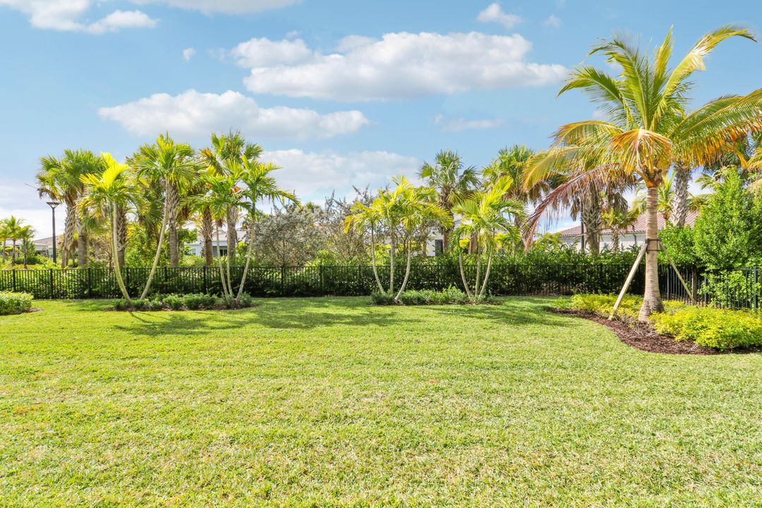 待售: $980,000 (5 贝兹, 4 浴室, 2910 平方英尺)