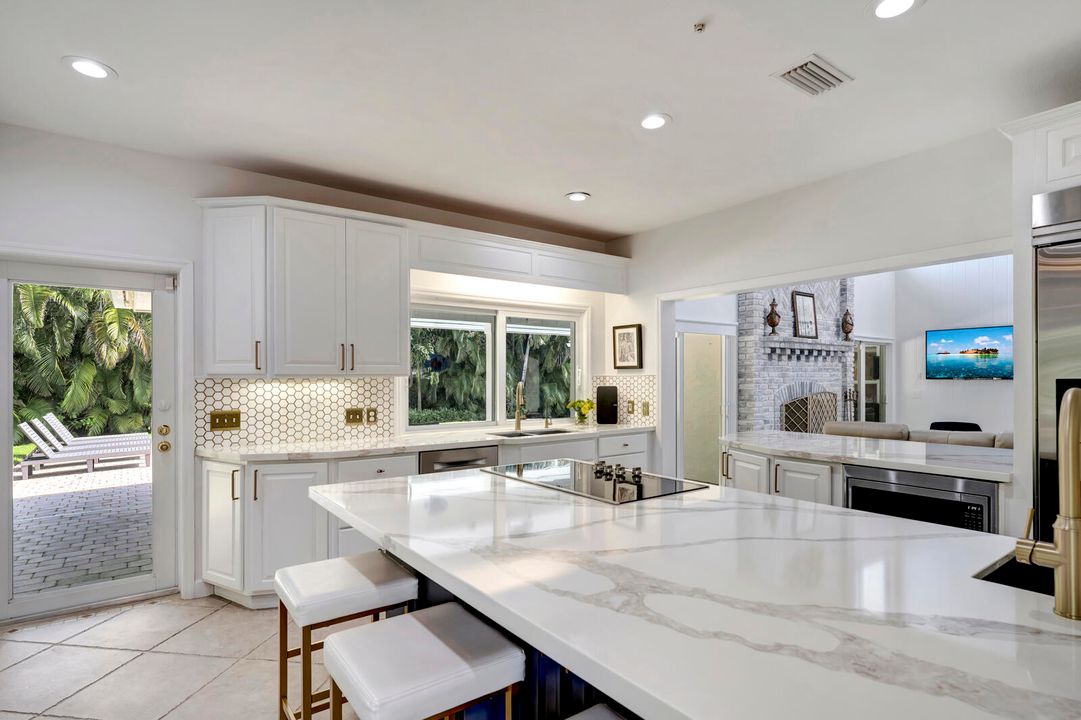 待售: $2,499,000 (5 贝兹, 4 浴室, 5066 平方英尺)