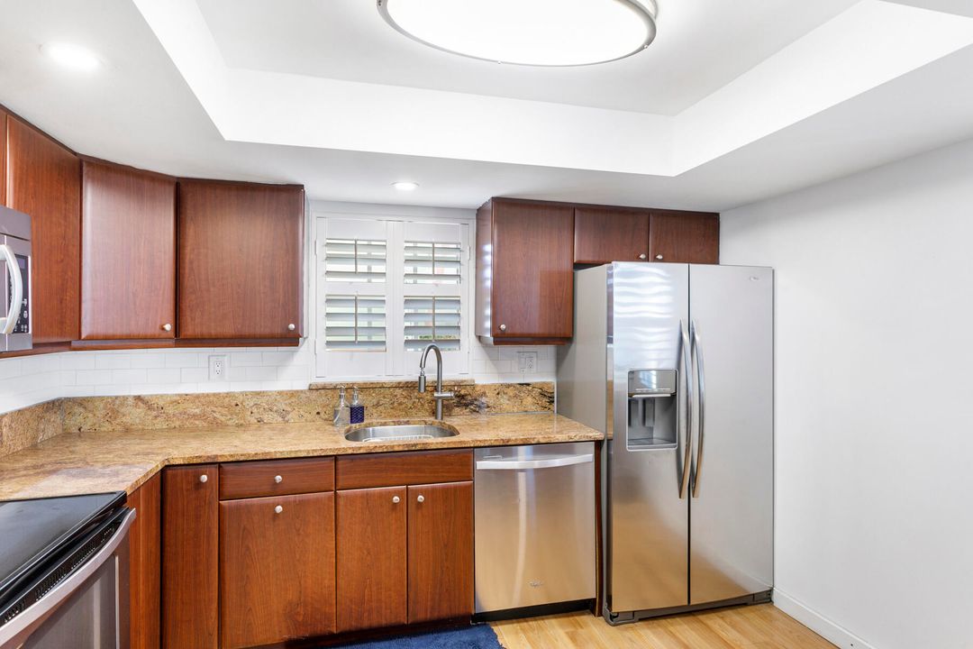 For Sale: $324,999 (2 beds, 2 baths, 1014 Square Feet)
