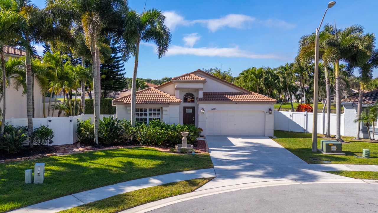 En Venta: $585,000 (3 camas, 2 baños, 2126 Pies cuadrados)