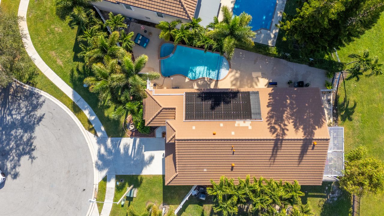 En Venta: $585,000 (3 camas, 2 baños, 2126 Pies cuadrados)