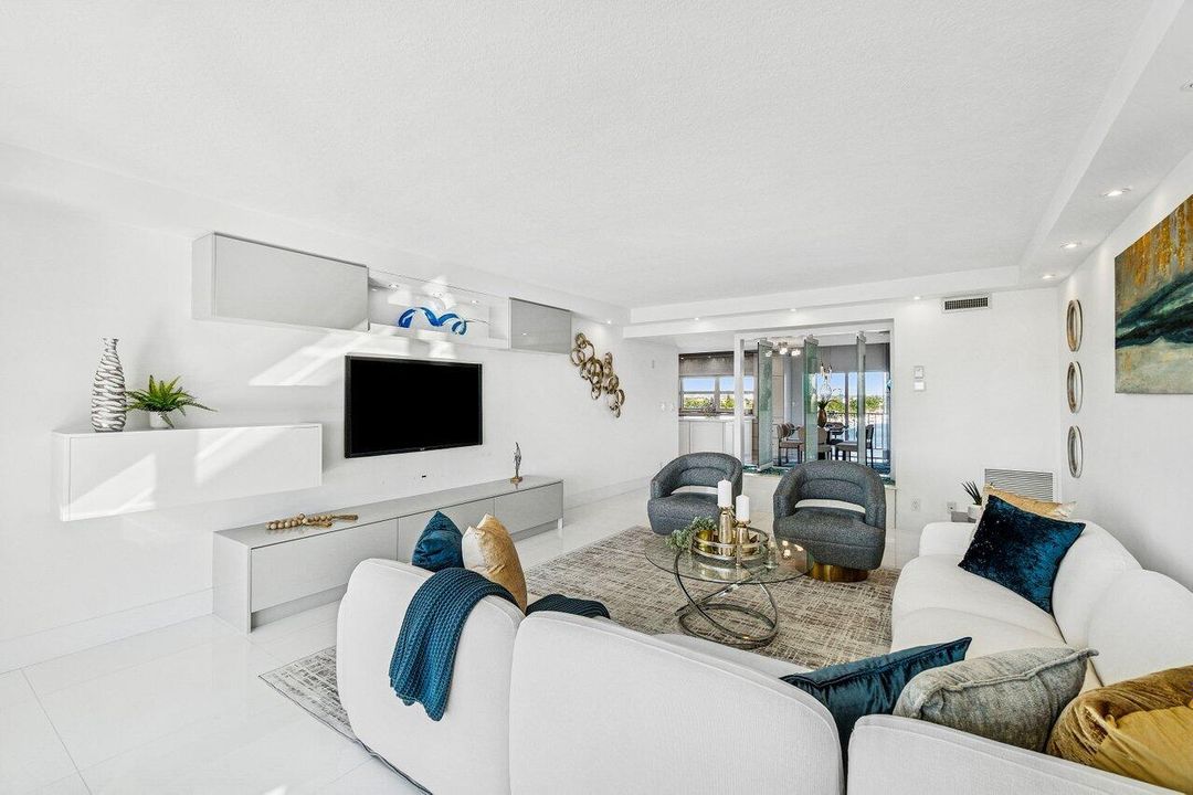 En Venta: $1,395,000 (2 camas, 2 baños, 1729 Pies cuadrados)