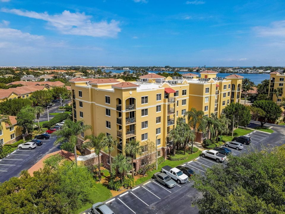 For Rent: $2,250 (2 beds, 2 baths, 1152 Square Feet)