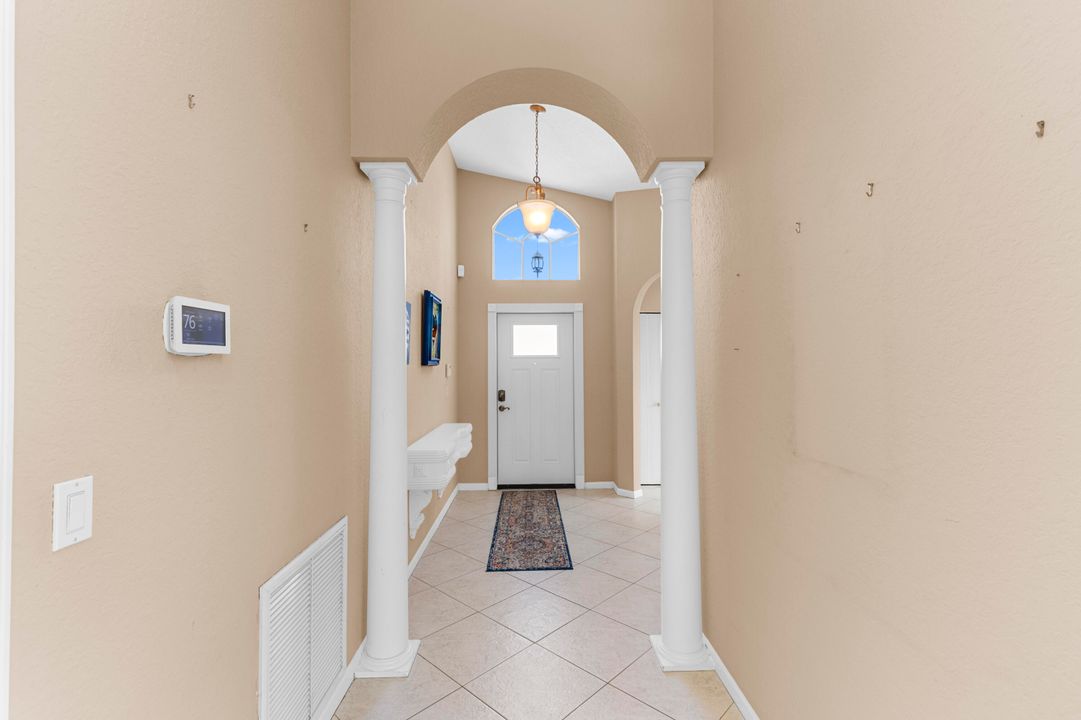 En Venta: $585,000 (3 camas, 2 baños, 2126 Pies cuadrados)