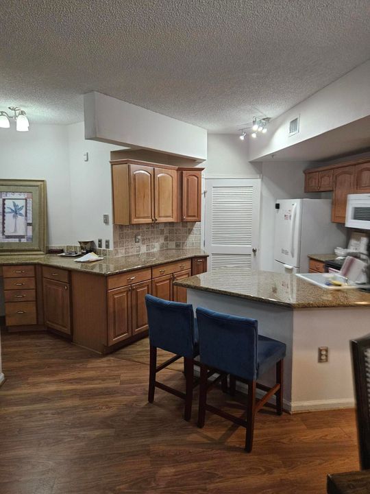 For Rent: $2,250 (2 beds, 2 baths, 1152 Square Feet)