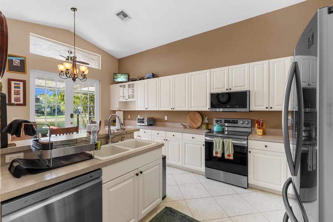 En Venta: $585,000 (3 camas, 2 baños, 2126 Pies cuadrados)