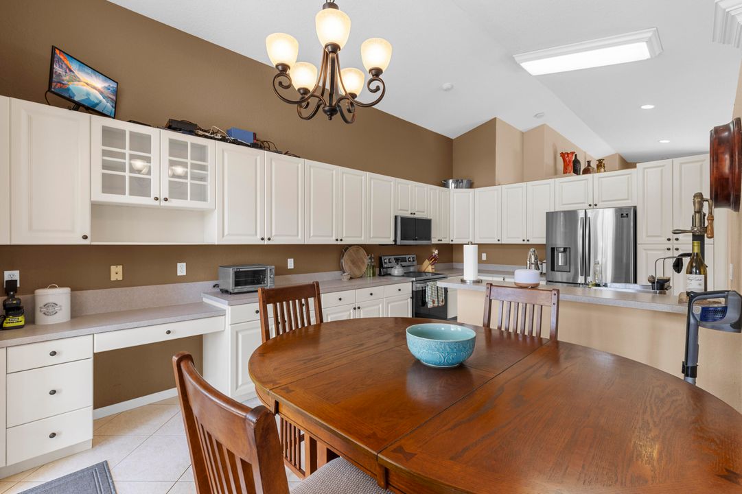 En Venta: $585,000 (3 camas, 2 baños, 2126 Pies cuadrados)