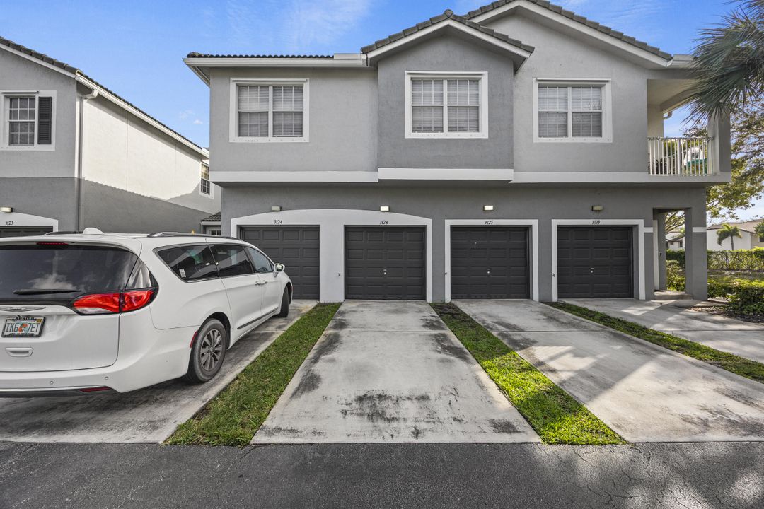 For Rent: $2,400 (3 beds, 2 baths, 1344 Square Feet)