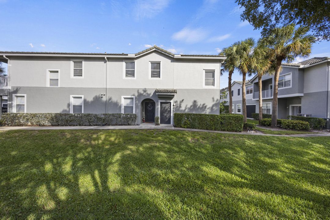 For Rent: $2,400 (3 beds, 2 baths, 1344 Square Feet)