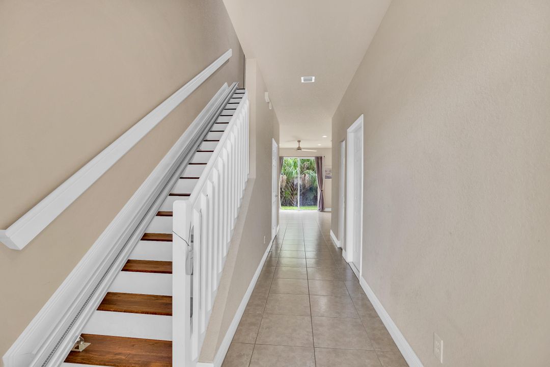 На продажу: $320,000 (2 спален, 2 ванн, 860 Квадратных фут)