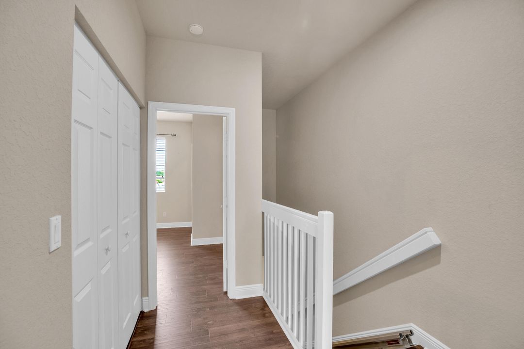 На продажу: $320,000 (2 спален, 2 ванн, 860 Квадратных фут)