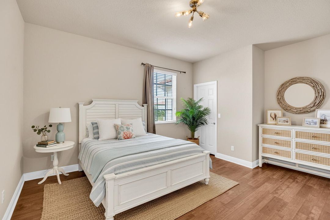 На продажу: $320,000 (2 спален, 2 ванн, 860 Квадратных фут)