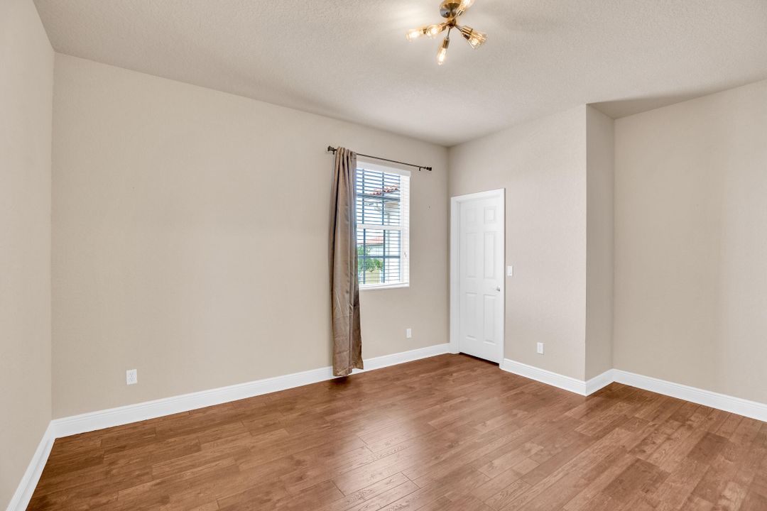 На продажу: $320,000 (2 спален, 2 ванн, 860 Квадратных фут)