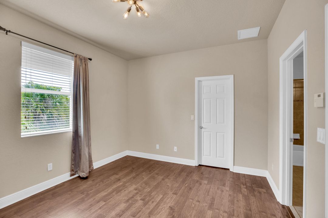 На продажу: $320,000 (2 спален, 2 ванн, 860 Квадратных фут)