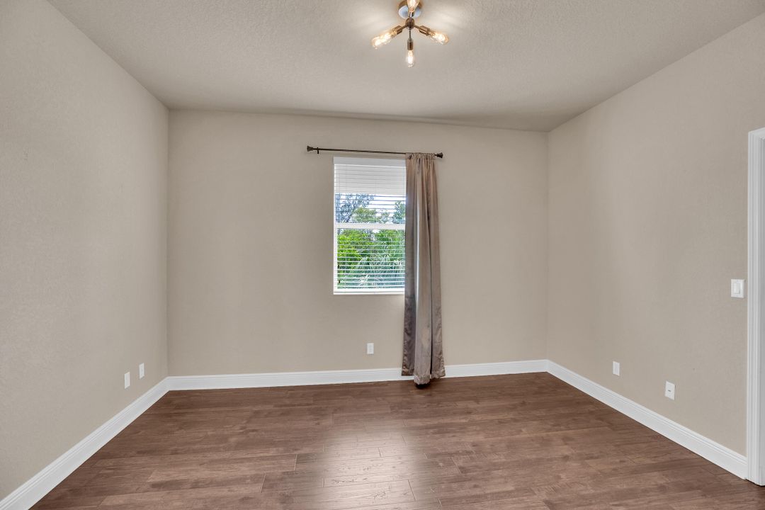 На продажу: $320,000 (2 спален, 2 ванн, 860 Квадратных фут)