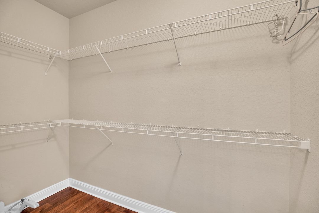 На продажу: $320,000 (2 спален, 2 ванн, 860 Квадратных фут)