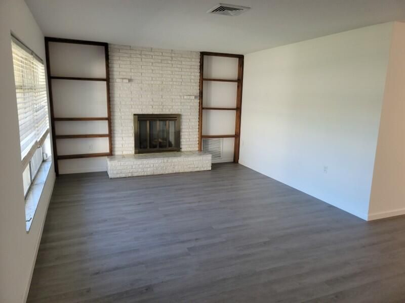 En Venta: $289,900 (2 camas, 2 baños, 1360 Pies cuadrados)