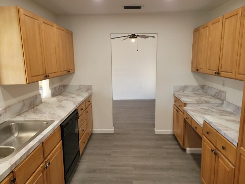 En Venta: $289,900 (2 camas, 2 baños, 1360 Pies cuadrados)