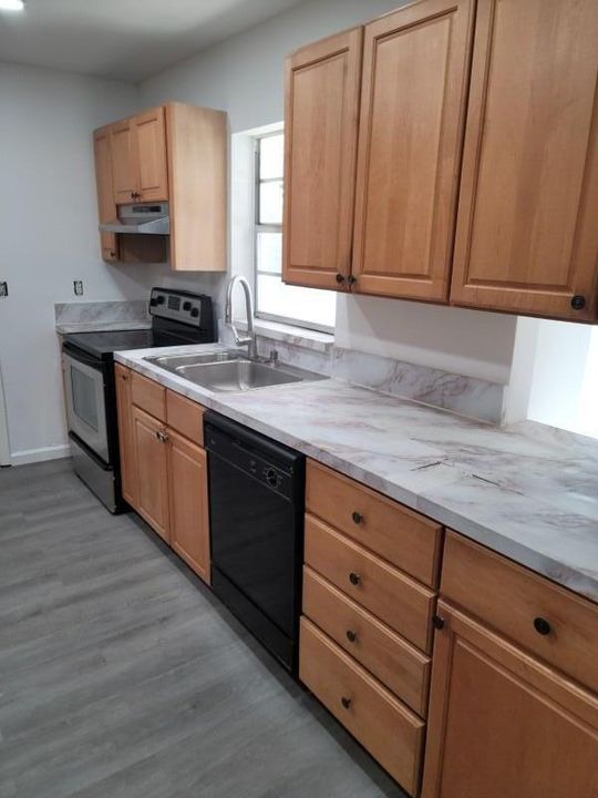 En Venta: $289,900 (2 camas, 2 baños, 1360 Pies cuadrados)