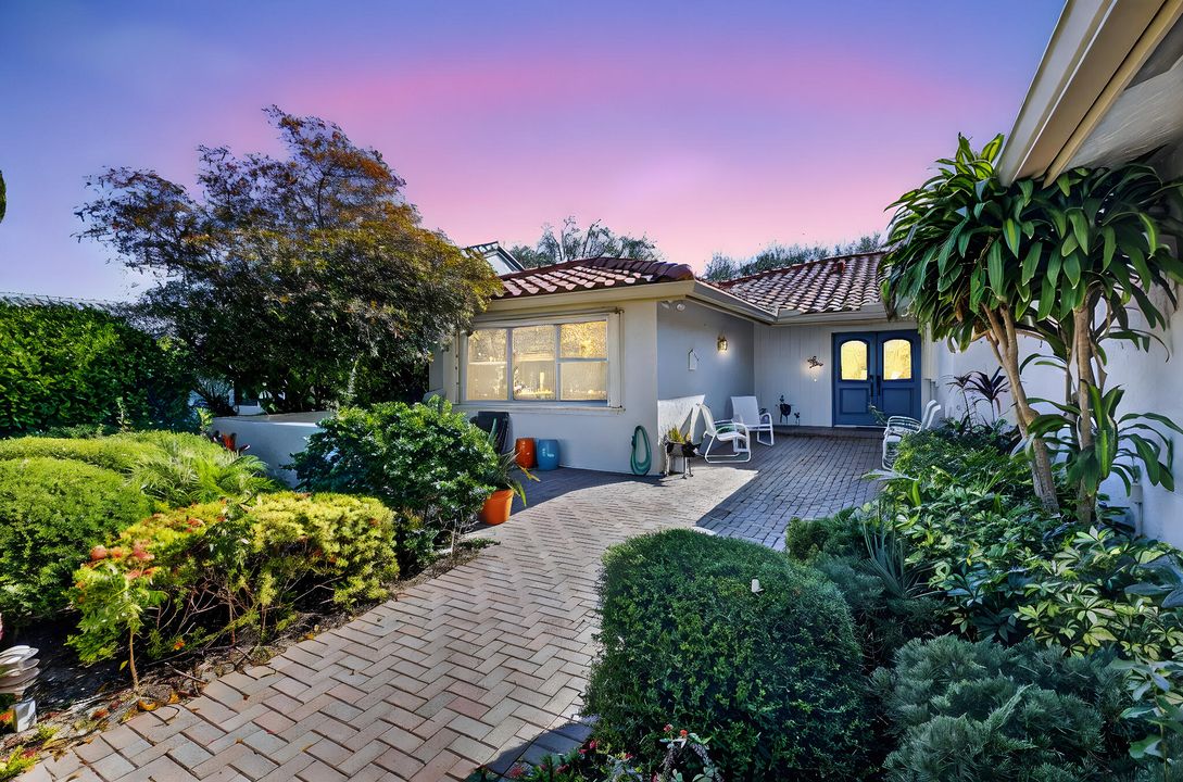 En Venta: $544,900 (3 camas, 2 baños, 2732 Pies cuadrados)