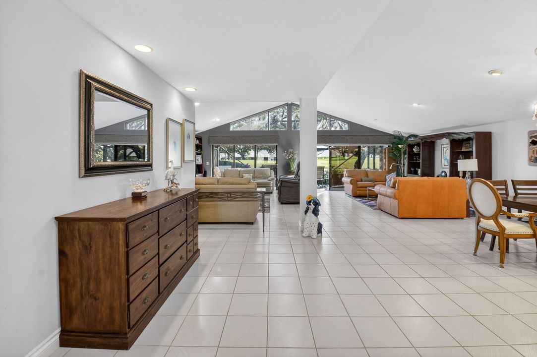 En Venta: $544,900 (3 camas, 2 baños, 2732 Pies cuadrados)