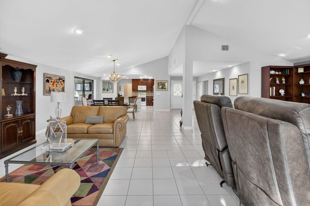 En Venta: $544,900 (3 camas, 2 baños, 2732 Pies cuadrados)