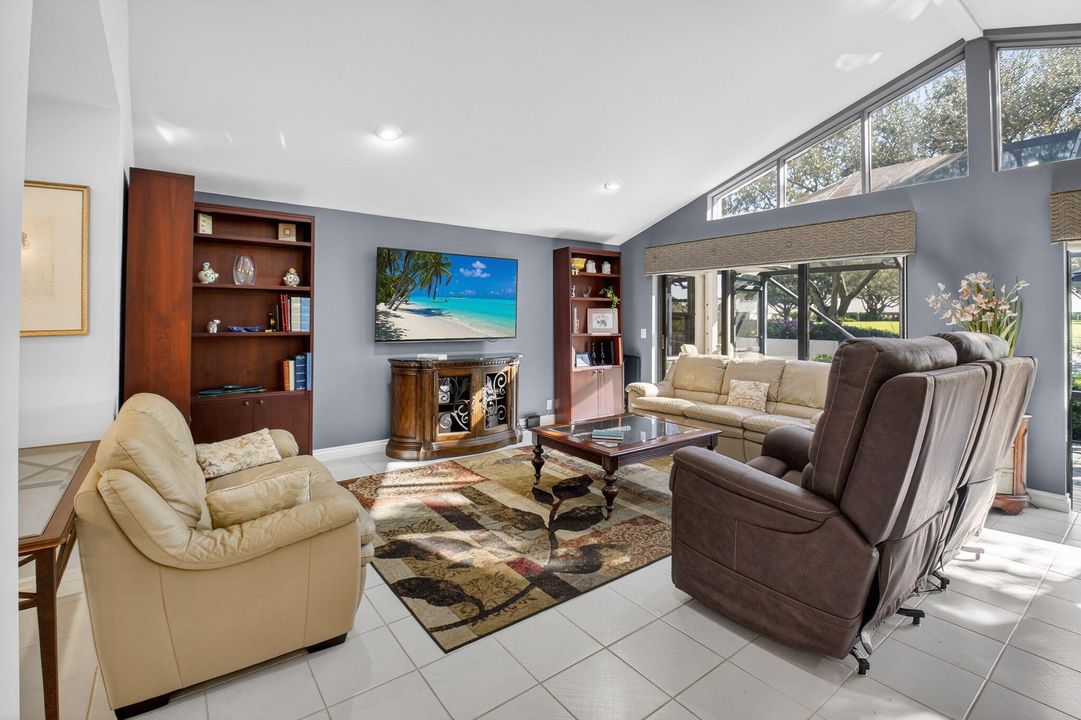 En Venta: $544,900 (3 camas, 2 baños, 2732 Pies cuadrados)