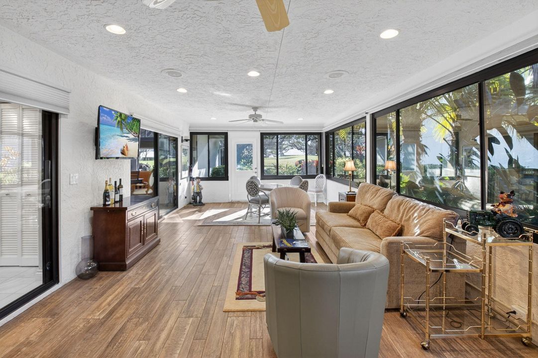 En Venta: $544,900 (3 camas, 2 baños, 2732 Pies cuadrados)