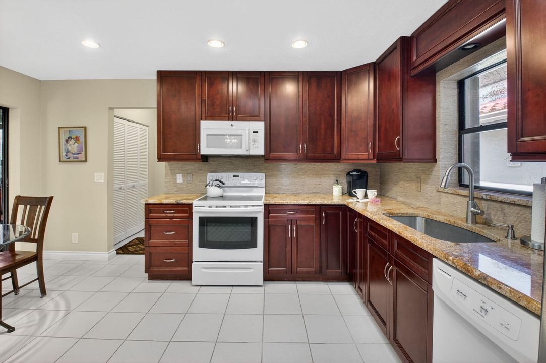 En Venta: $544,900 (3 camas, 2 baños, 2732 Pies cuadrados)