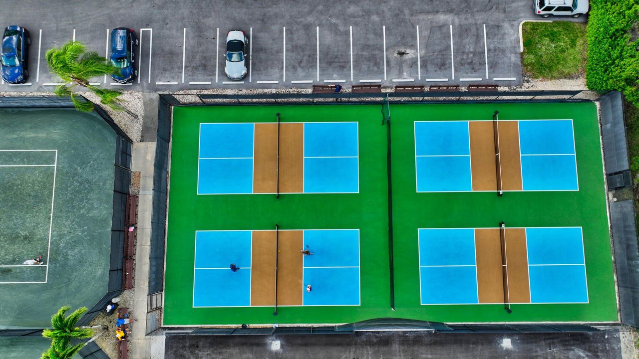 En Venta: $544,900 (3 camas, 2 baños, 2732 Pies cuadrados)