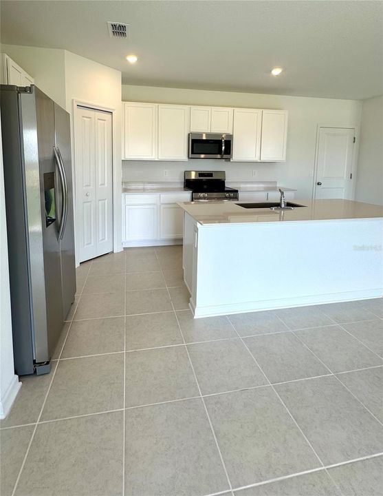 For Rent: $2,200 (4 beds, 2 baths, 1874 Square Feet)