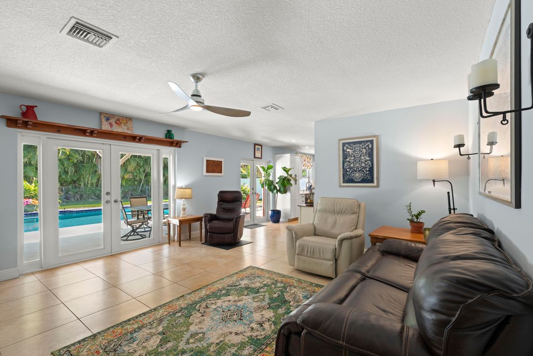 Active With Contract: $599,900 (4 beds, 3 baths, 2510 Square Feet)