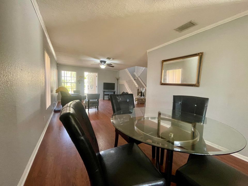 For Sale: $475,000 (3 beds, 2 baths, 2004 Square Feet)