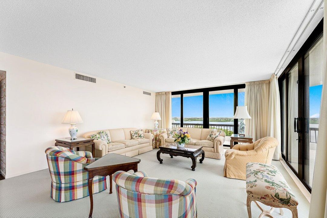 待售: $3,050,000 (3 贝兹, 3 浴室, 2606 平方英尺)