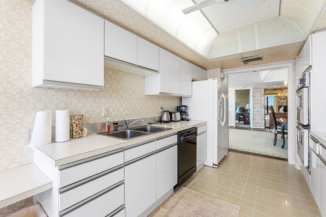 待售: $3,050,000 (3 贝兹, 3 浴室, 2606 平方英尺)