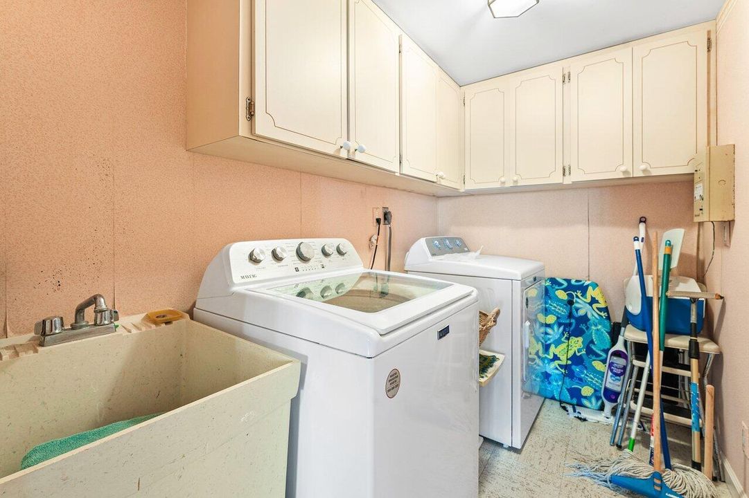 待售: $3,050,000 (3 贝兹, 3 浴室, 2606 平方英尺)