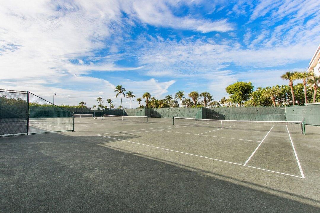 待售: $3,050,000 (3 贝兹, 3 浴室, 2606 平方英尺)