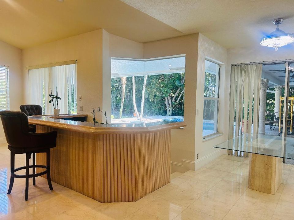 В аренду: $17,000 (5 спален, 4 ванн, 4151 Квадратных фут)